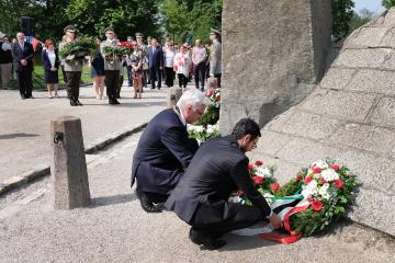 Pietna spomienka na M.R.Štefánika obr.8 Pietna spomienka na M.R.Štefánika obr.8