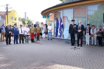 Pietna spomienka na M.R.Štefánika obr.2 Pietna spomienka na M.R.Štefánika obr.2