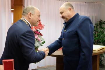 Slávnostný zápis ocenených darcov krvi do Pamätnej Slávnostný zápis ocenených darcov krvi do Pamätnej