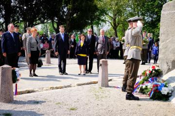 Pietna spomienka na M.R.Štefánika obr.15 Pietna spomienka na M.R.Štefánika obr.15