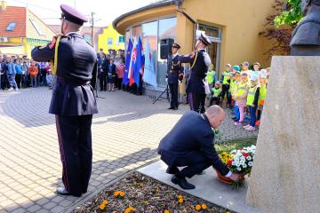 Pietna spomienka na M.R.Štefánika obr.3 Pietna spomienka na M.R.Štefánika obr.3